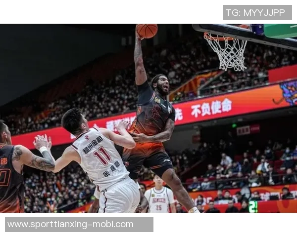 克里斯表现出色13投8中砍下23分8篮板2助攻1盖帽助球队获胜