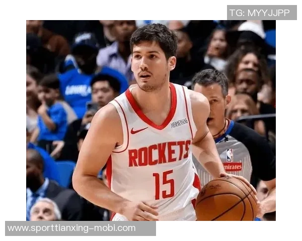 乌度卡称赞小贾表现出色关键时刻命中三分助力球队逆转胜利